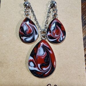 Elegant Swirl Pendant Necklace Set